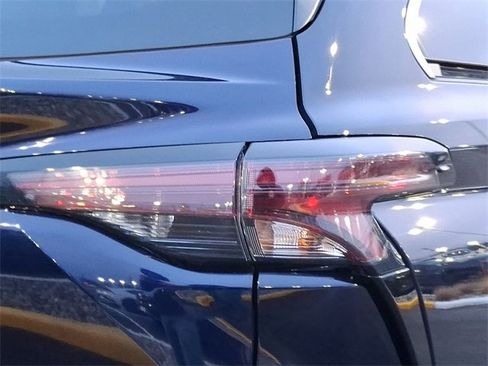 Used 2024 Toyota Sienna XLE image 15