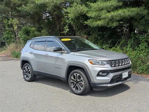 Certified 2022 Jeep Compass Limited w/ Sun and Sound Group image 4