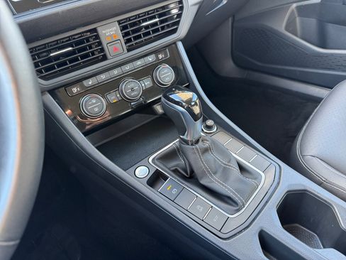 Used 2024 Volkswagen Jetta SE image 13