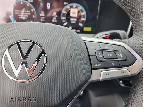 New 2026 Volkswagen Tiguan SE R-Line image 12