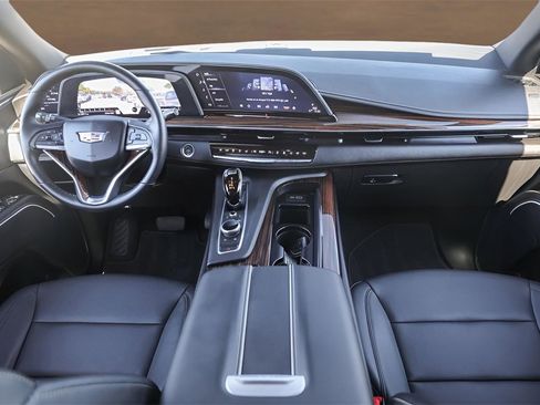Certified 2024 Cadillac Escalade Luxury image 28