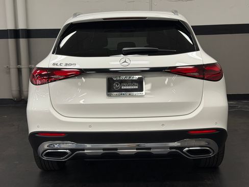 Used 2025 Mercedes-Benz GLC 300 image 11