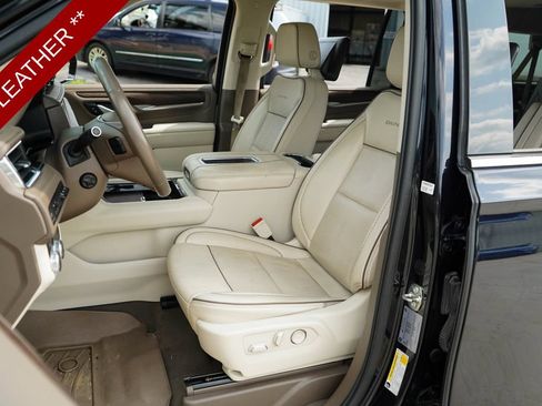 Used 2021 GMC Yukon XL Denali w/ Denali Premium Package AWD/4WD image 7