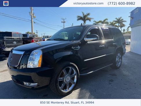 Used 2010 Cadillac Escalade Luxury image 5