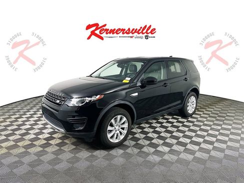 Used 2019 Land Rover Discovery Sport SE image 3