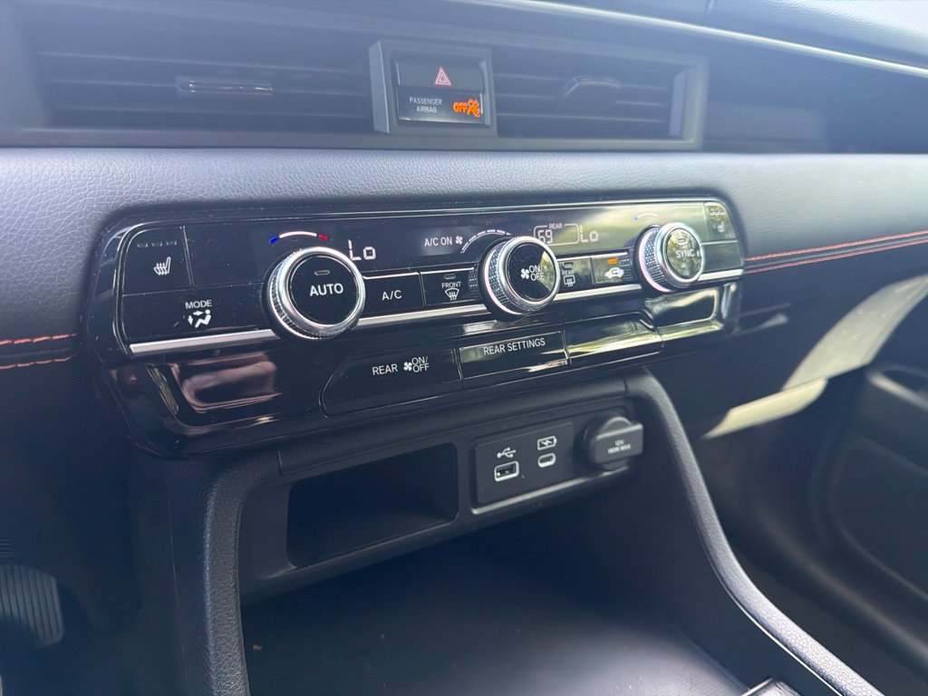 Certified 2025 Honda Pilot Sport image 30