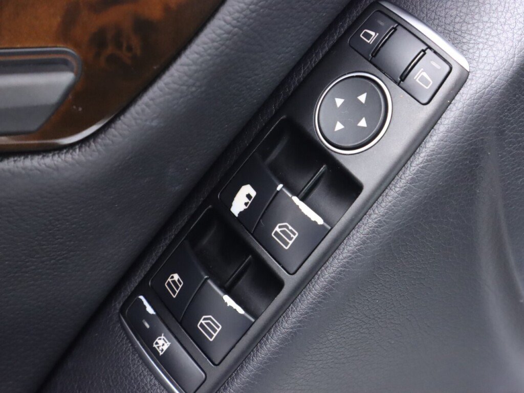 Used 2014 Mercedes-Benz C 300 4MATIC Sedan image 24