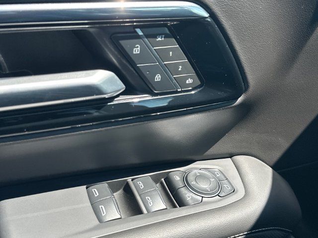 Used 2025 Chevrolet Tahoe Premier AWD/4WD image 20