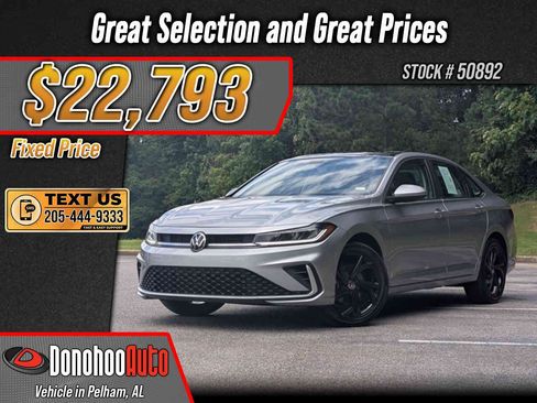 Used 2025 Volkswagen Jetta SE w/ Sunroof Package FWD image 1