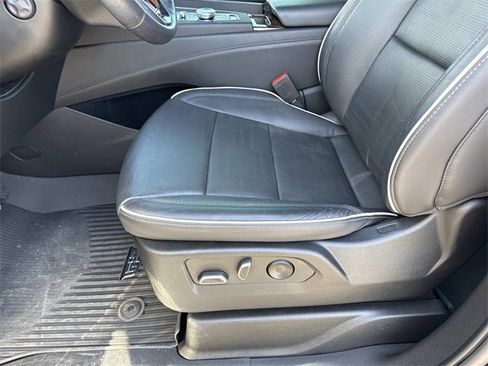 Used 2022 Cadillac Escalade ESV Premium Luxury image 12