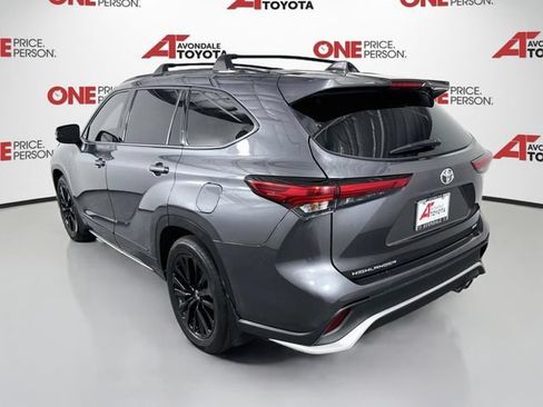Used 2023 Toyota Highlander XSE FWD image 5
