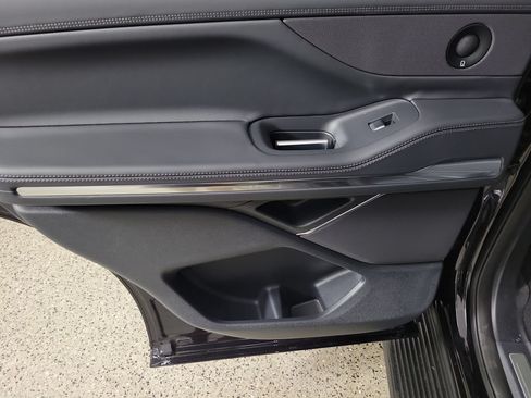 New 2027 Lincoln Navigator Premiere RWD image 17
