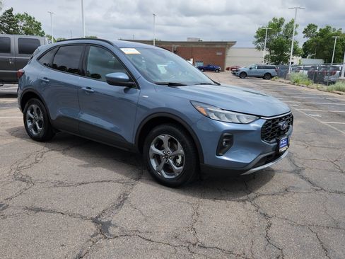 Certified 2025 Ford Escape ST-Line Select AWD/4WD image 18