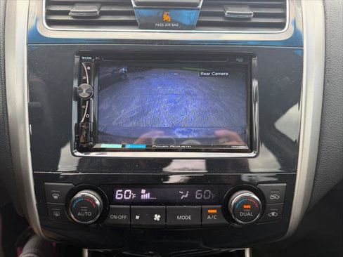 Used 2013 Nissan Altima 3.5 SV FWD image 26