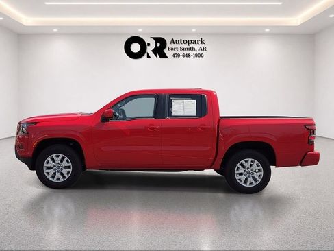 Used 2023 Nissan Frontier SV AWD/4WD image 3