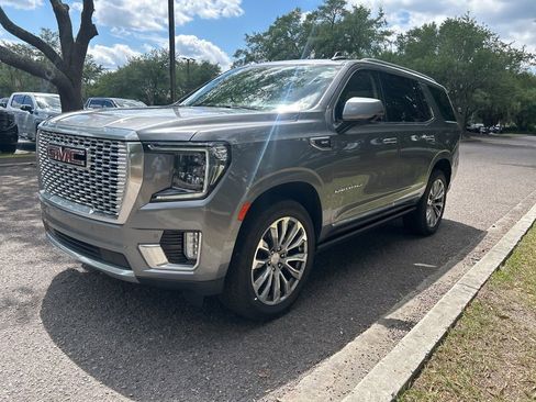 Used 2021 GMC Yukon Denali w/ Denali Premium Package AWD/4WD image 2