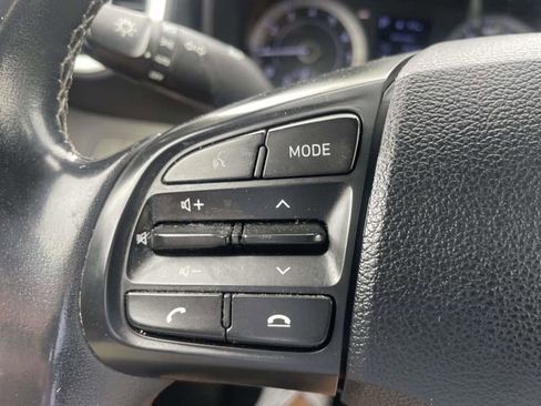 Used 2022 Hyundai Venue SEL FWD image 15