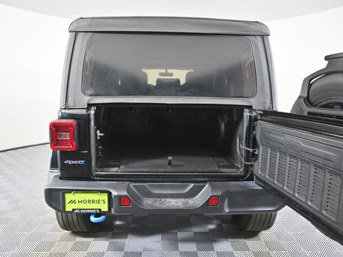 Used 2022 Jeep Wrangler Unlimited Sahara w/ Cold Weather Group image 16