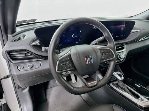 Used 2024 Buick Envista Sport Touring w/ Convenience I Package FWD image 16