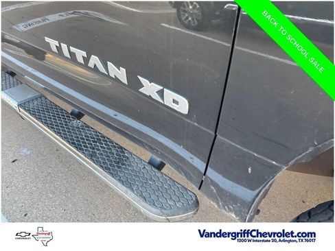 Used 2019 Nissan Titan SL w/ Chrome Package AWD/4WD image 5