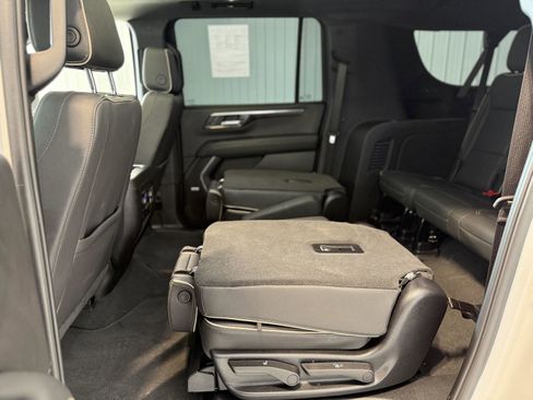Used 2025 Chevrolet Suburban Premier w/ Sun And Tow Package image 30