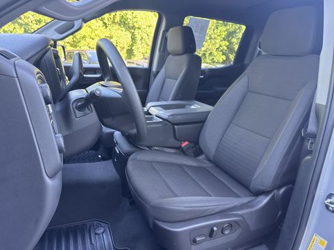 Used 2024 Chevrolet Silverado 1500 Custom Trail Boss w/ LPO, Dark Essentials Package AWD/4WD image 5
