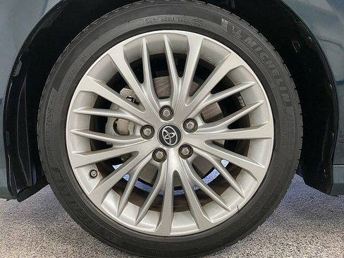 Used 2019 Toyota Camry XLE w/ Carpet Mat Package image 23