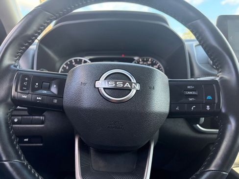 Used 2025 Nissan Rogue SV FWD image 30