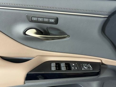 New 2025 Lexus ES 350 w/ Premium Package image 16
