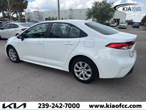 Used 2024 Toyota Corolla LE image 7