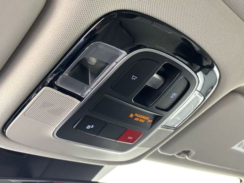 Used 2025 Hyundai Tucson Limited image 23