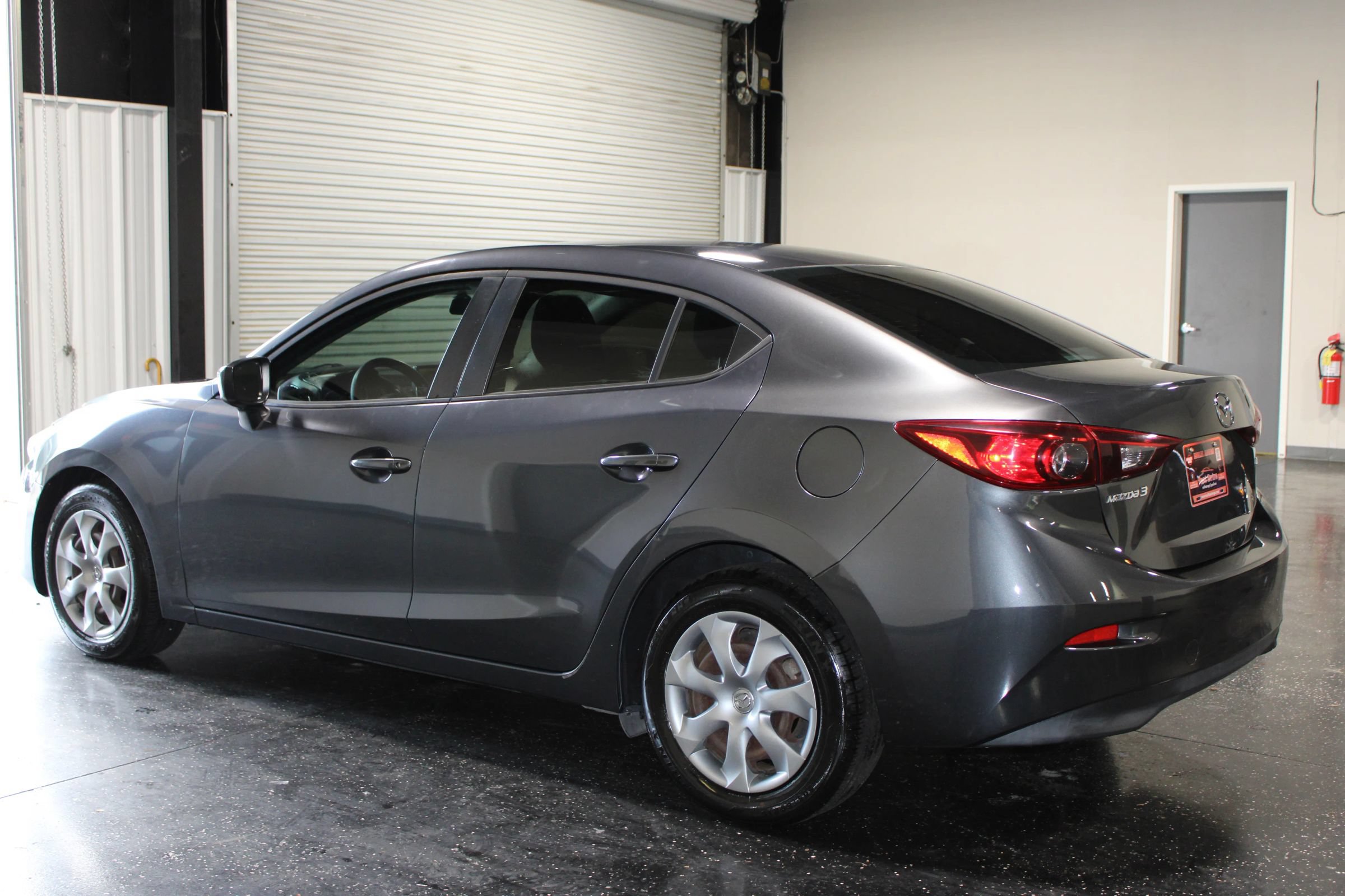 Used 2015 MAZDA MAZDA3 i Sport FWD image 6