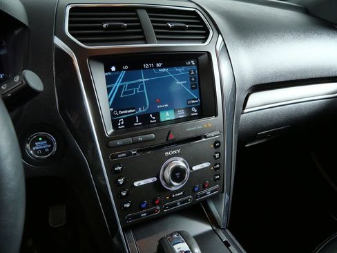 Used 2018 Ford Explorer Limited AWD/4WD image 21