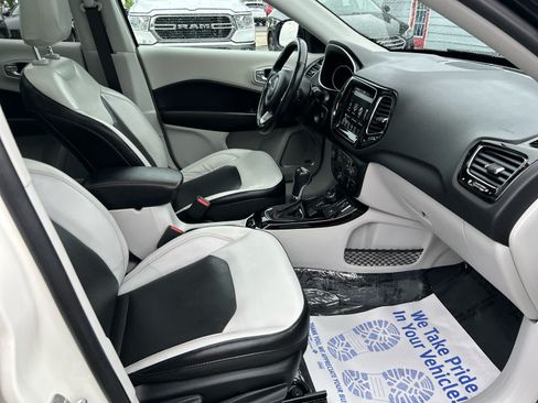 Used 2018 Jeep Compass Limited w/ Navigation Group AWD/4WD image 28