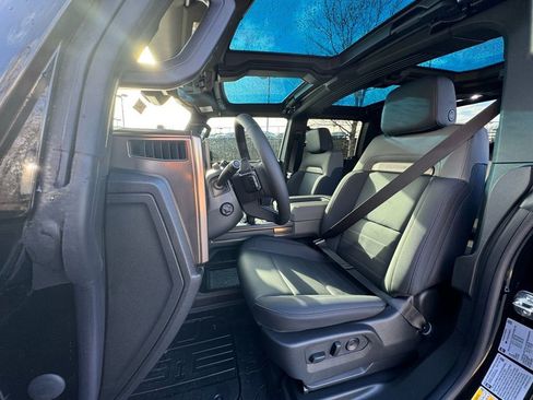New 2025 GMC Hummer EV 2X w/ LPO, Sport Package image 5