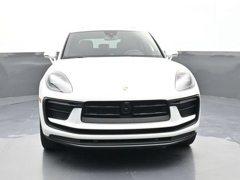 Certified 2024 Porsche Macan AWD/4WD image 26