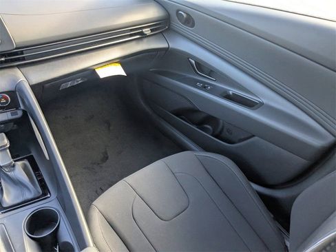 New 2025 Hyundai Elantra Sport FWD image 15