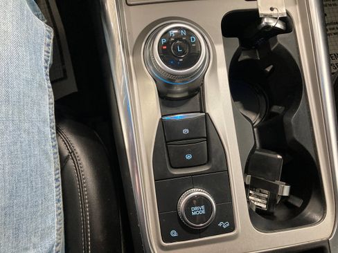 Used 2023 Ford Explorer XLT w/ Equipment Group 202A AWD/4WD image 27