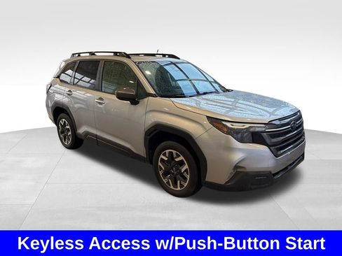 Used 2025 Subaru Forester Premium image 11