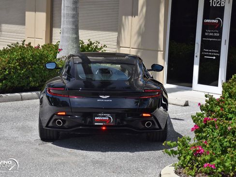 Used 2018 Aston Martin DB11 V12 image 22