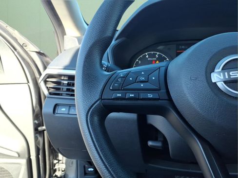 Used 2024 Nissan Altima 2.5 S image 14