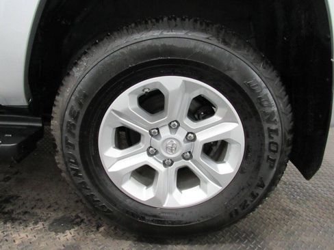 Used 2020 Toyota 4Runner SR5 Premium AWD/4WD image 23