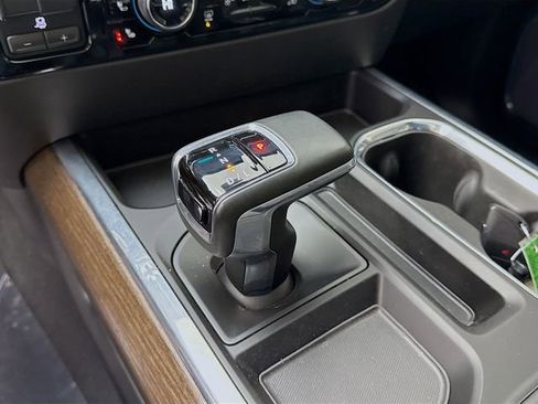 Used 2023 Chevrolet Silverado 1500 High Country w/ High Country Premium Package image 17