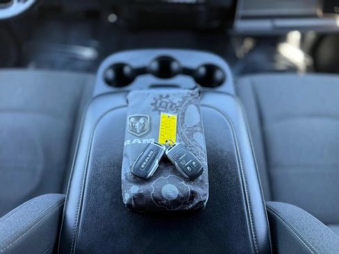 Used 2019 RAM 2500 Big Horn AWD/4WD image 16