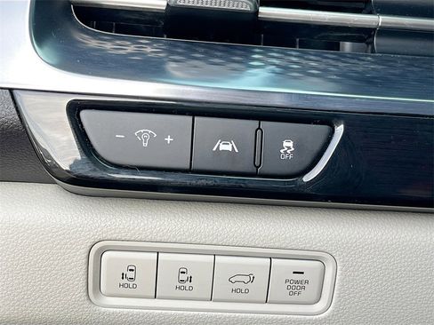 Used 2022 Kia Carnival SX Prestige image 10