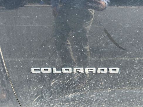 Used 2022 Chevrolet Colorado Z71 AWD/4WD image 13