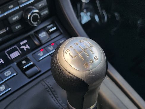 Used 2015 Porsche 911 Carrera 4S image 19