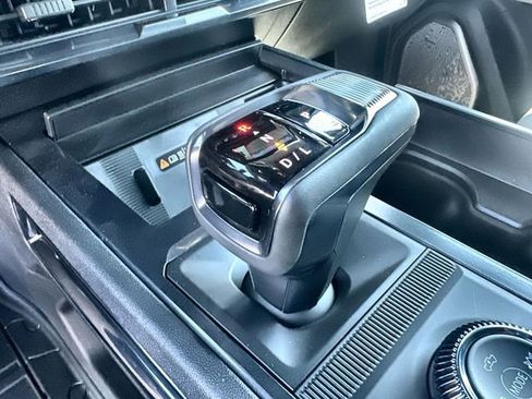 New 2026 GMC Hummer EV 4x4 Crew Cab image 16