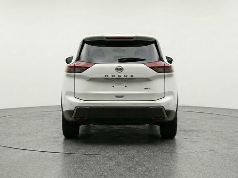 Used 2025 Nissan Rogue SV AWD/4WD image 7