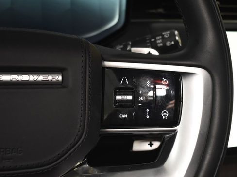 Used 2025 Land Rover Range Rover Long Wheelbase SE image 31